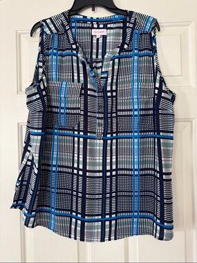 Molly and Isadora Sleeveless Plaid V-Neck Camisole in Navy women’s 2x